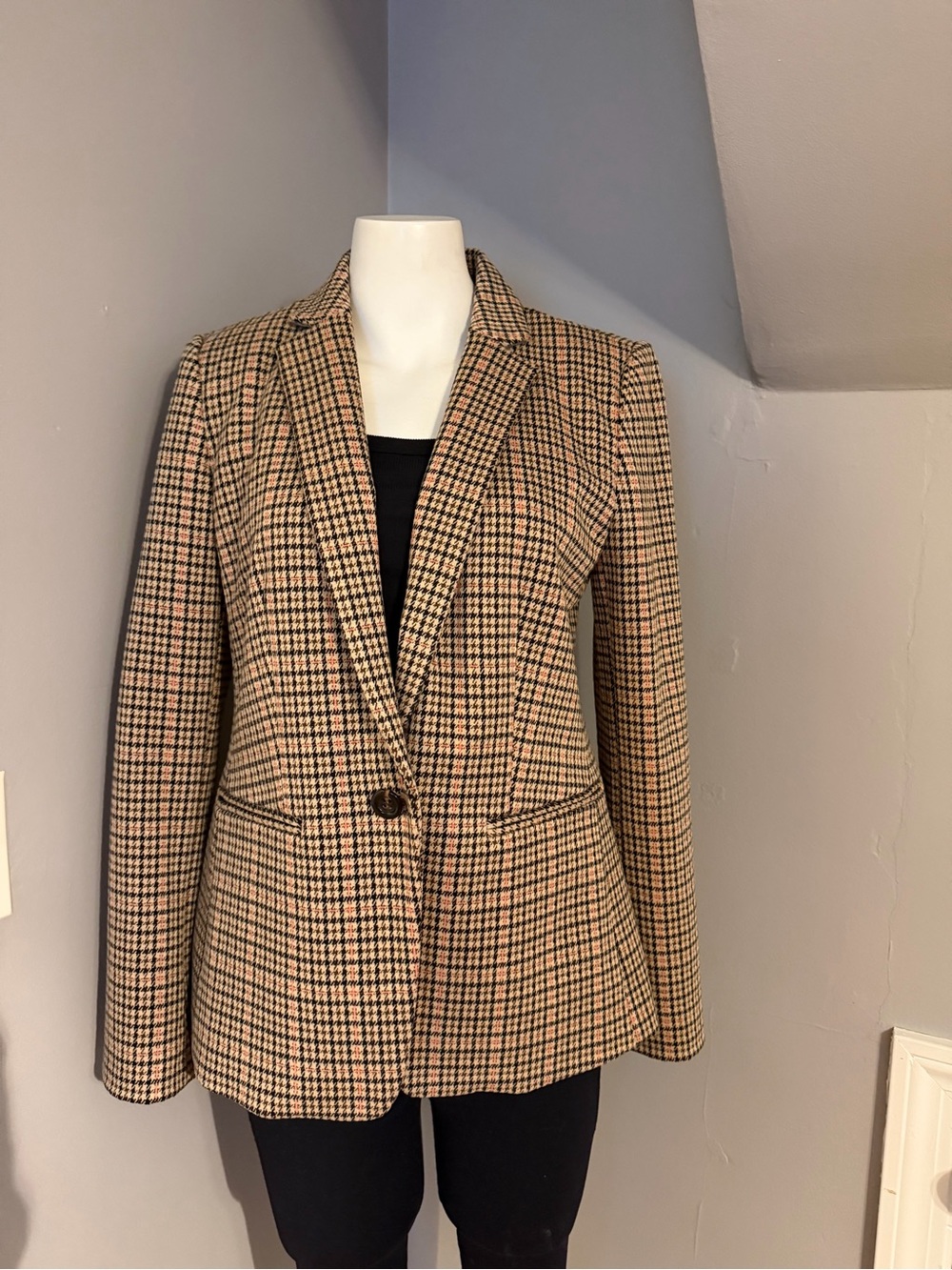 Ann Taylor Houndstooth Single-Button Blazer in Beige and Black